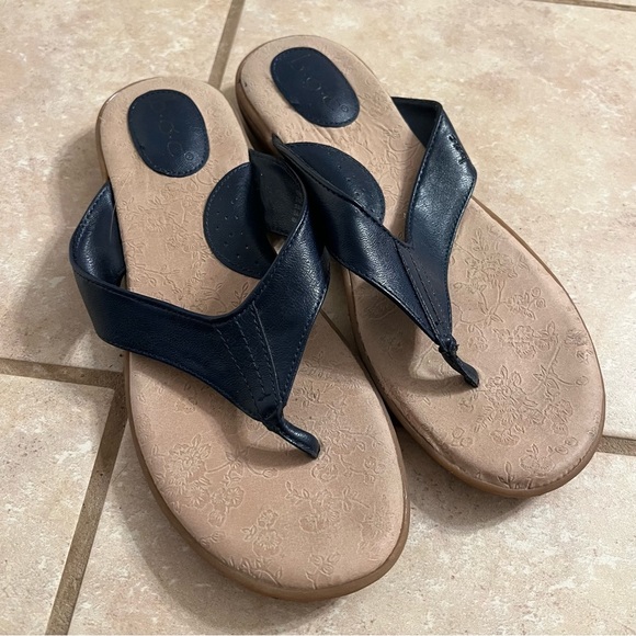 b.o.c. Born Cadore Sandals Women Blue Vegan Leather Flip Flops 10 - Picture 1 of 4